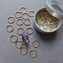 Set of stitch markers (30 gold + 1 main purple)